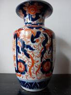 Oude grote Imari vase, Minder dan 50 cm, Gebruikt, Ophalen of Verzenden, Overige kleuren