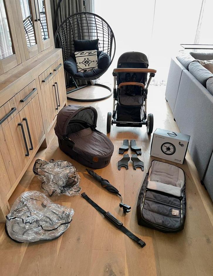 🌸 GROTE SET! Mooie Mutsy kinderwagen 🌸 Ook babyuitzet! 🌟, Kinderen en Baby's, Kinderwagens en Combinaties, Zo goed als nieuw