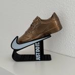 Nike air jordan 1 travis scott low 3d geprint decoratie goud, Ophalen of Verzenden, Nieuw, Overige kleuren, Sneakers of Gympen