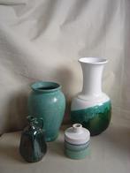Vintage wit turquoise aardewerk vazen pottery, Minder dan 50 cm, Gebruikt, Ophalen of Verzenden, Overige kleuren