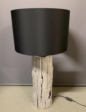 Originele grote lamp Eric Kuster met de kap  beschikbaar voor biedingen