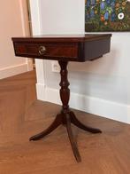 Antiek mahonie bijzettafel met lade. Engelse Regency-stijl, Ophalen