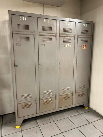 Vintage Lockerkasten beschikbaar voor biedingen