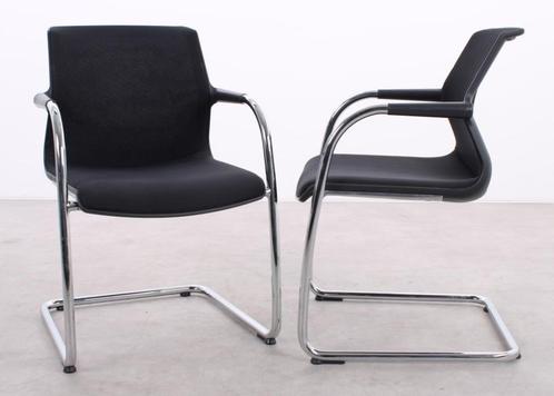 Vitra | Unix Chair | Zwart | Vergaderstoel, Huis en Inrichting, Stoelen, Zo goed als nieuw, Drie, Metaal, Stof, Overige materialen
