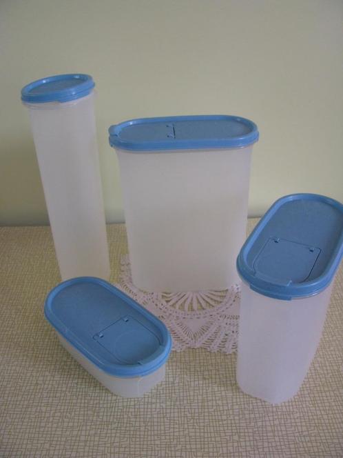 Tupperware van TOEN * 3 x ruimte spaarder & 1 x pasta bus =, Huis en Inrichting, Keuken | Tupperware, Zo goed als nieuw, Bus of Trommel