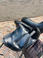 Custom zadel Gemimi R 17,5 inch, Dieren en Toebehoren, Paarden en Pony's | Zadels, Ophalen, Dressuur