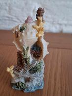Beeldje van een schelpen paleis. Conch. Elfenhuisje. H 9 cm., Verzamelen, Ophalen of Verzenden, Zo goed als nieuw, Fantasy