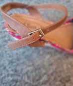 Leuke dames sandalen maat 37, Kleding | Dames, Badmode en Zwemkleding, Overige typen, Ophalen of Verzenden, Zo goed als nieuw