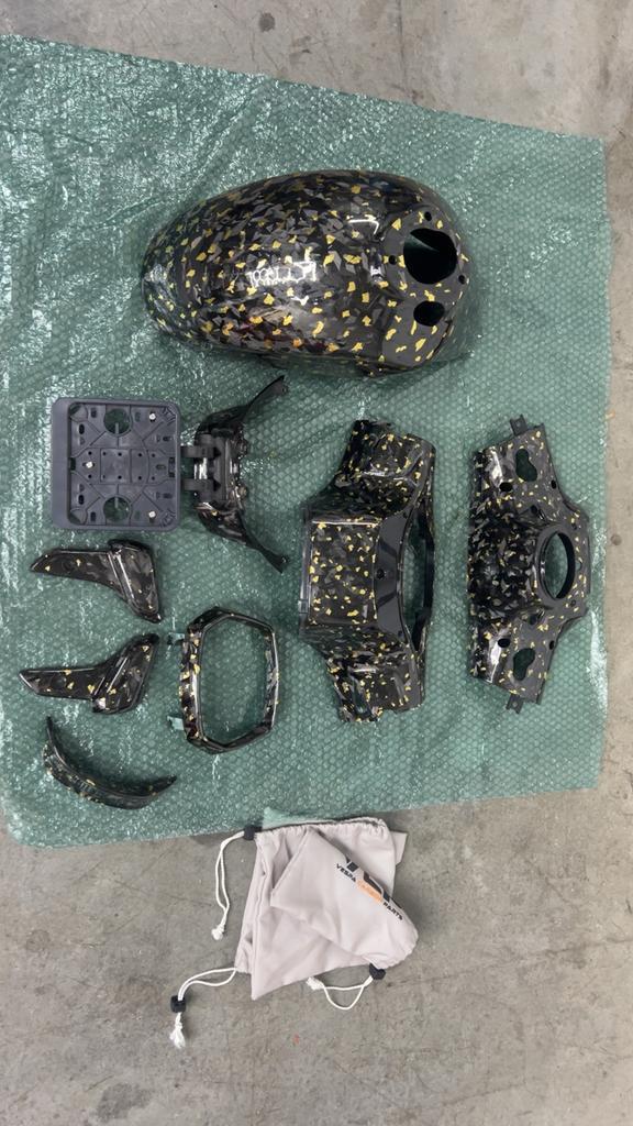 Vespa sprint /primavera  carbon parts, Fietsen en Brommers, Scooters | Vespa, Nieuw, Overige modellen, Ophalen