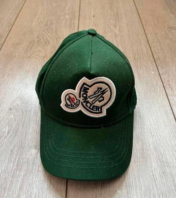 Groene moncler pet NIEUW beschikbaar voor biedingen
