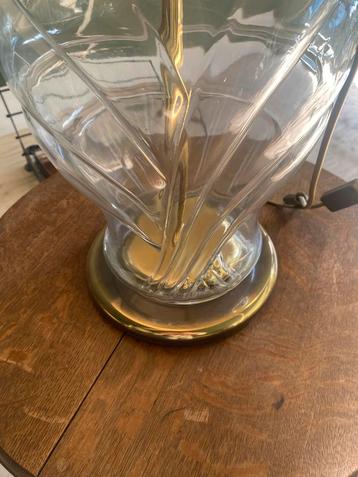 Vintage Glazen Tafellamp met Stoffen Kap beschikbaar voor biedingen