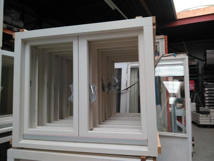 Op voorraad kozijn met Stolpraam, Doe-het-zelf en Verbouw, Kozijnen en Schuifpuien, Nieuw, Raamkozijn, Hout, 75 tot 150 cm, 75 tot 150 cm