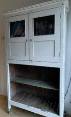 Moet weg! Landelijke-Antieke Buffet/vitrine kast, Huis en Inrichting, Kasten | Buffetkasten, Ophalen, Met deur(en), 50 tot 100 cm