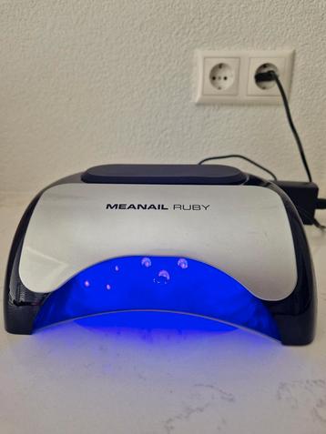 MEANAIL ruby lamp beschikbaar voor biedingen