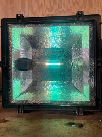 3 Bouwlampen - 2 Werkend, 1 Beschadigd beschikbaar voor biedingen