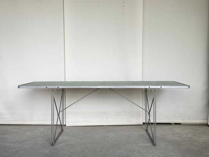 Eetkamertafel “Moment” by Niels Gammelgaard, Huis en Inrichting, Tafels | Statafels, Zo goed als nieuw, Ophalen of Verzenden