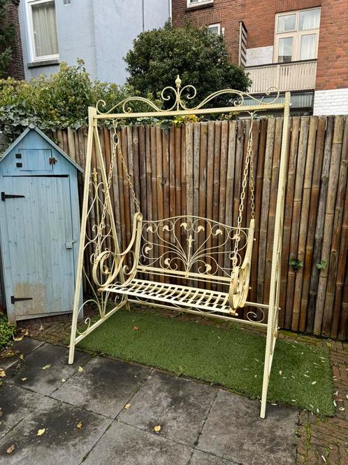 Leuke landelijke Franse schommelbank voor in de tuin, Tuin en Terras, Tuinstoelen, Zo goed als nieuw, Aluminium, Inklapbaar, Ophalen