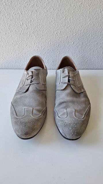 Nette grijze heren schoenen Maruti maat 43 veter schoen beschikbaar voor biedingen
