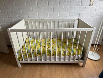 Babybed ledikant wit 60x120 beschikbaar voor biedingen