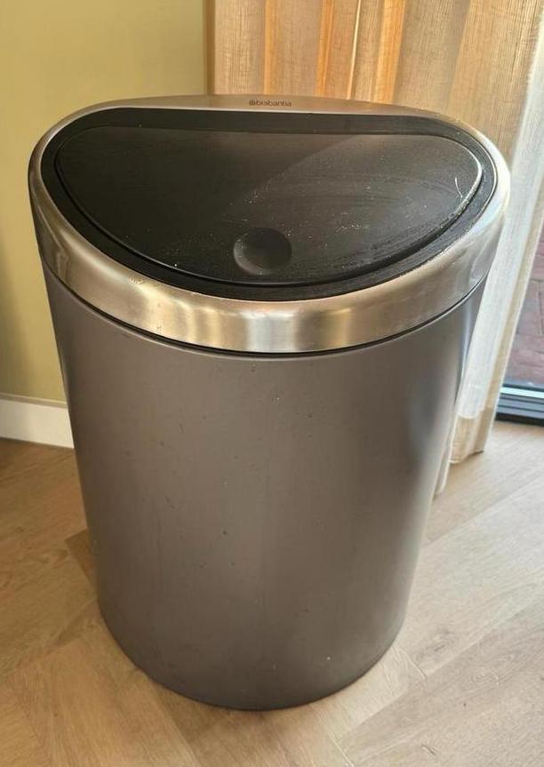 Brabantia Touch Bin prullenbak 40-45 liter, Huis en Inrichting, Woonaccessoires | Prullenbakken, Gebruikt, Kunststof, 50 tot 75 cm