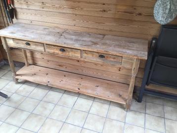Houten kastjes beschikbaar voor biedingen