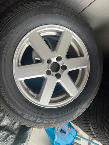 Winterbanden met wielen Golf beschikbaar voor biedingen