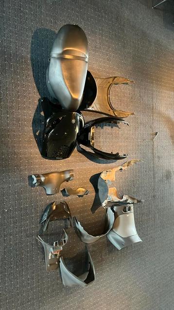 Piaggio zip kappen set beschikbaar voor biedingen