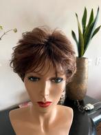 Mooi synthetisch rood bruine pruik., Ophalen of Verzenden, Zo goed als nieuw, Pruik of Haarverlenging