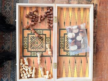 Houten schaak-, dam- en backgammon set beschikbaar voor biedingen