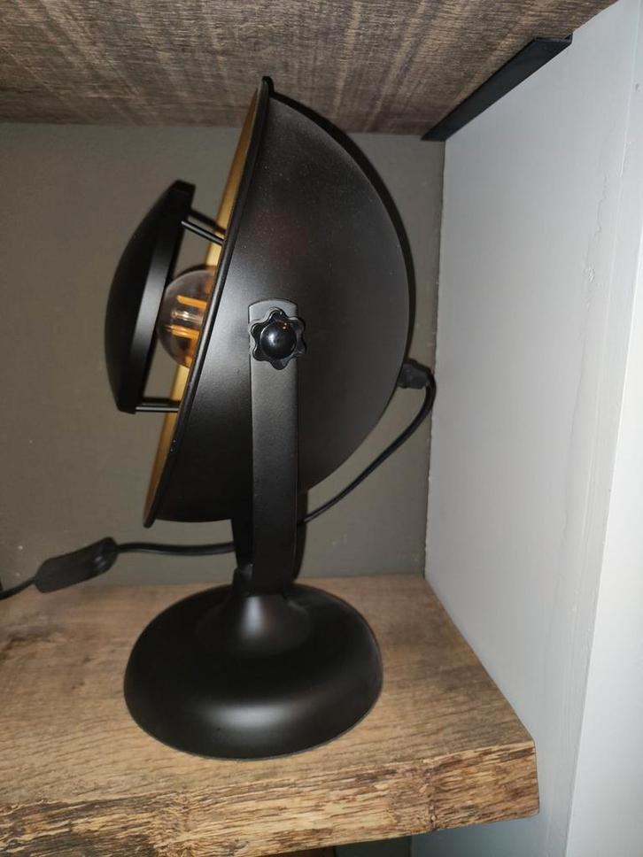 2 Zwarte Lampen met Gouden Binnenkant, Huis en Inrichting, Lampen | Tafellampen, Zo goed als nieuw, Minder dan 50 cm, Metaal, Ophalen
