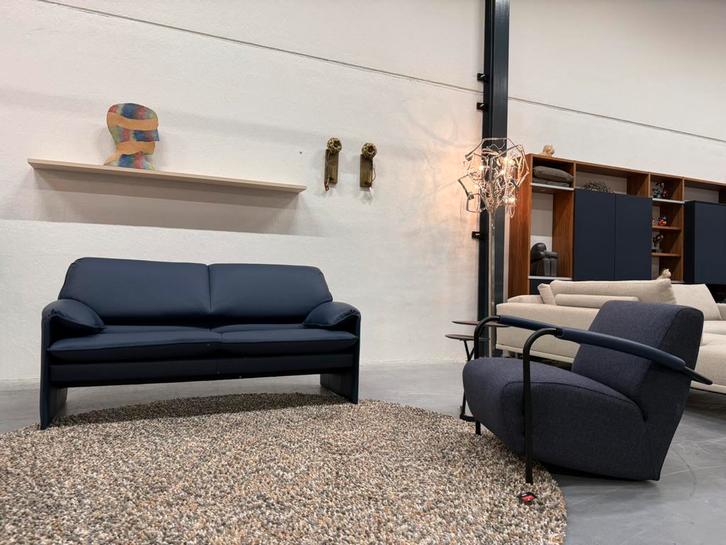 Nieuw Leolux Bora Beta Bank 2,5 zits leer Fauteuil blauw, Huis en Inrichting, Banken | Bankstellen, Nieuw, Rechte bank, Tweepersoons