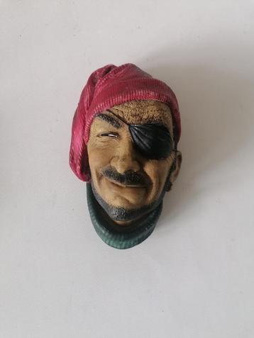 vintage BOSSON wandhoofdje van een piraat igst 13x9 cm beschikbaar voor biedingen