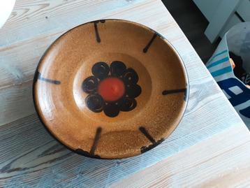 Mooi oude retro/vintage wandbord met bloemmotief.  beschikbaar voor biedingen