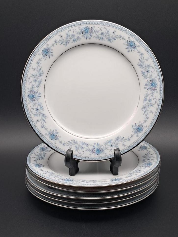 6x Noritake Blue Hill ontbijtbord, Huis en Inrichting, Keuken | Servies, Zo goed als nieuw, Bord(en), Overige stijlen, Porselein
