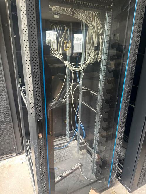 3 serverkasten van 42u hoog en 1m diep., Computers en Software, Serverkasten, Gebruikt, Plaatstaal, Ophalen of Verzenden