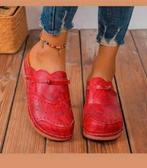 Nieuwe sloffen maat 37. Binnenzool 23.5 cm., Kleding | Dames, Nieuw, Ophalen of Verzenden, Pantoffels of Sloffen, Rood