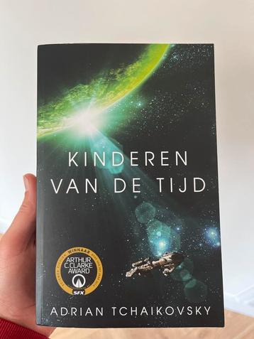 Kinderen van de tijd. Eenmaal gelezen beschikbaar voor biedingen