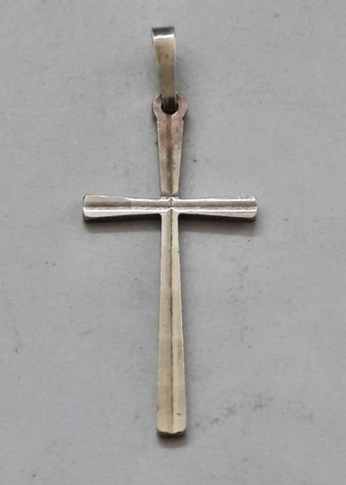 Mooi zilveren kruisje hangertje 925 RR (24), Antiek en Kunst, Antiek | Religie, Ophalen