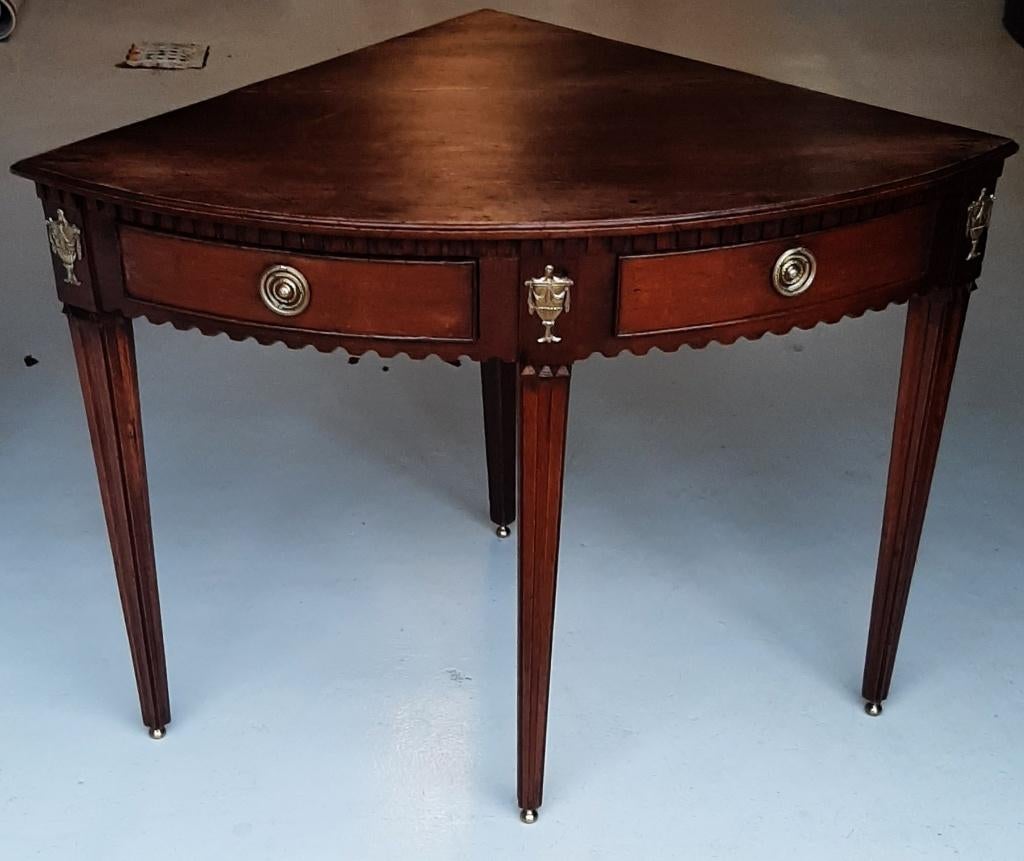 Tafel, hoektafel, bijzettafel, sidetable, eiken, Louis XVI, Ophalen