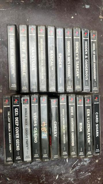 21 stuks PS1 spellen, met originele boekjes. beschikbaar voor biedingen