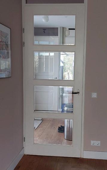 HOUTEN BINNENDEUR MET GLAS beschikbaar voor biedingen