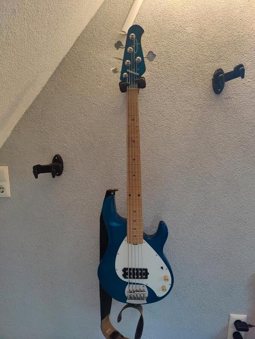 OLP Stingray 5 string, Muziek en Instrumenten, Snaarinstrumenten | Gitaren | Bas, Gebruikt, Ophalen