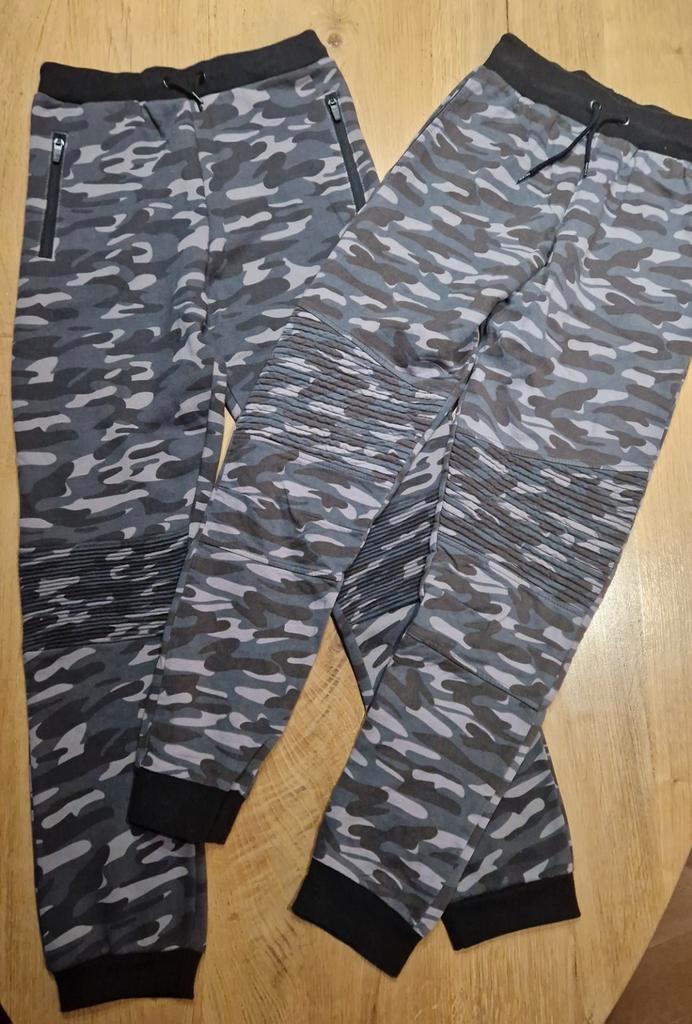 2 Camouflage print joggingroeken jongen, 158, 1 is Nieuw, Kinderen en Baby's, Kinderkleding | Maat 158, Nieuw, Jongen, Broek, Ophalen of Verzenden