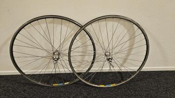 Campagnolo Record wielset met Mavic velgen beschikbaar voor biedingen