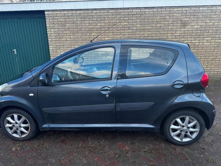 Toyota Aygo 1.0 12V Vvt-i 5DRS 2008 Grijs, Auto's, Toyota, Particulier, Aygo, ABS, Airbags, Airconditioning, Centrale vergrendeling