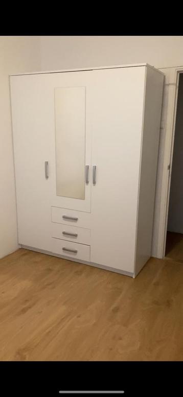 Kledingkast Jysk