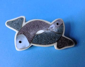 Kunststof broche 2 Vissen  beschikbaar voor biedingen
