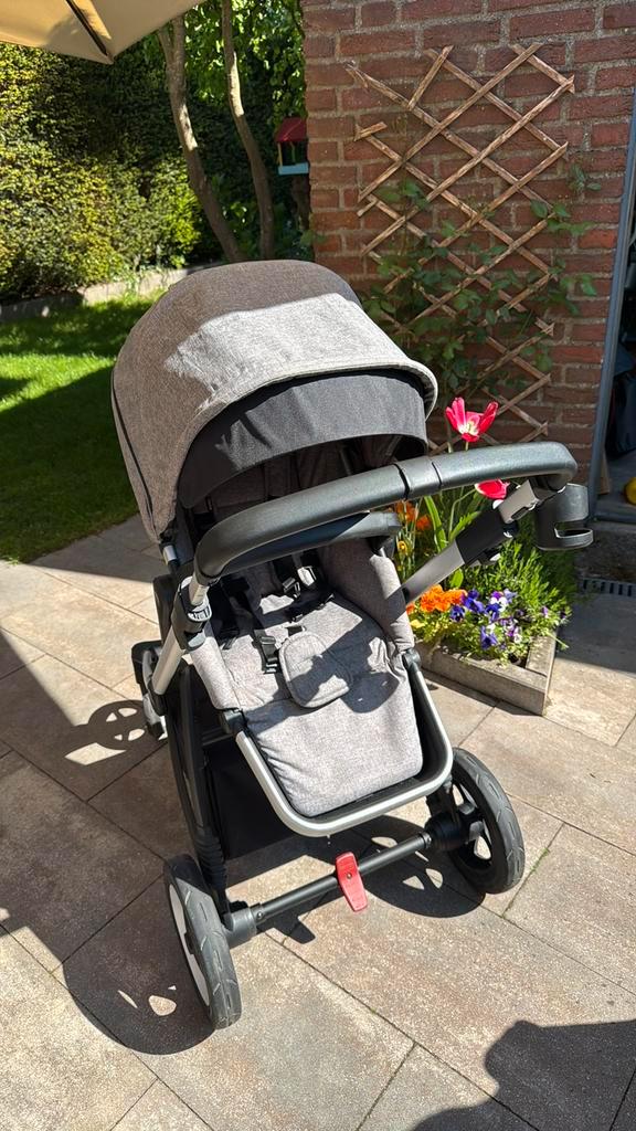 Thule Sleek stadskinderwagen aluminium/grijs melange, Kinderen en Baby's, Kinderwagens en Combinaties, Gebruikt, Combiwagen, Overige merken