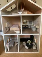 Compleet poppenhuis!, Ophalen, Zo goed als nieuw, Poppenhuis