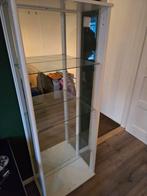 Witte vitrinekast met glazen planken, Huis en Inrichting, Kasten | Vitrinekasten, Modern, 150 tot 200 cm, 25 tot 50 cm, Glas